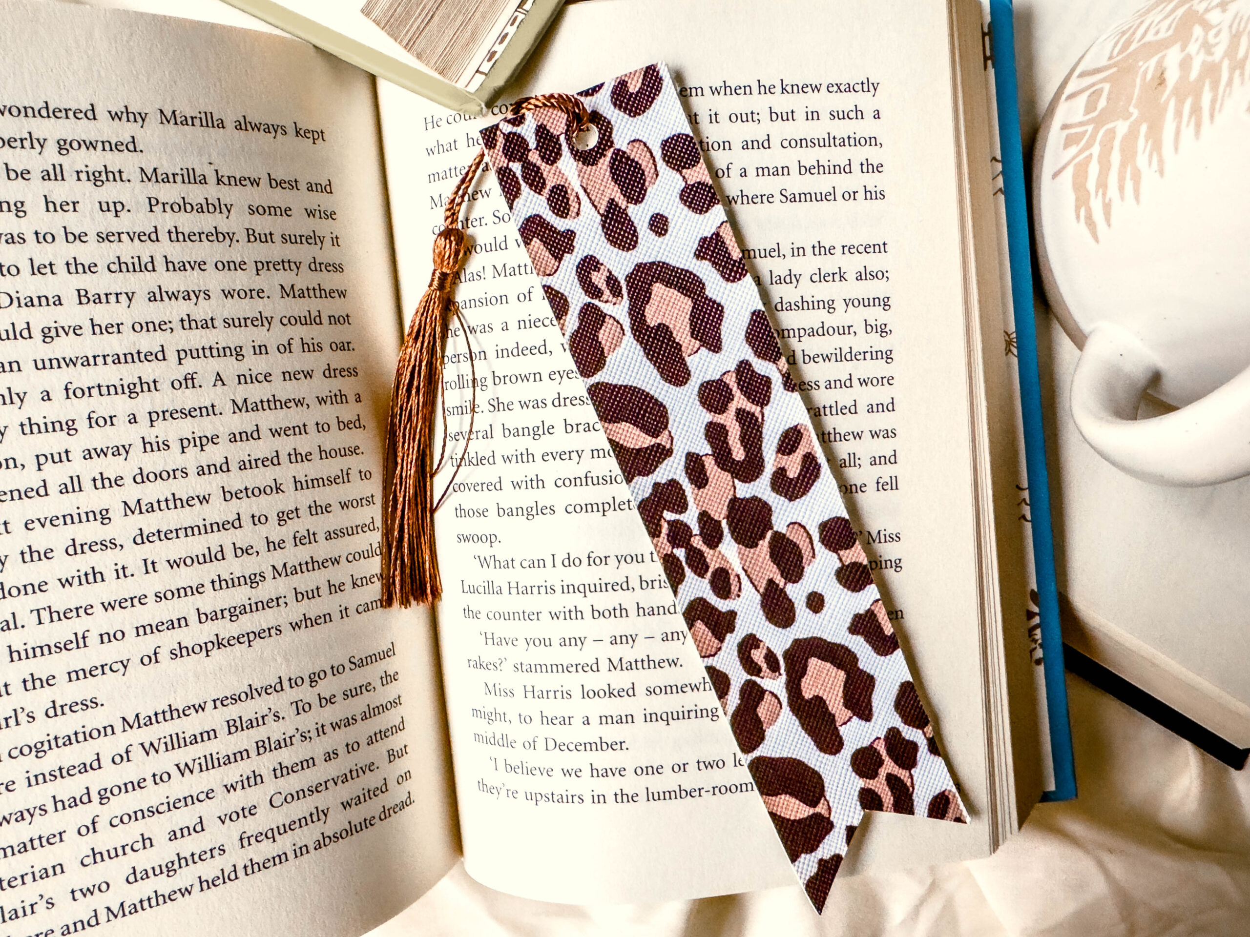 Wildmark Bookmark | Faux Leather Animal-Inspired Bookmark